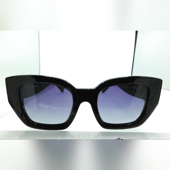 CHANEL POLARIZED SQUARE LARGE BLACK SUNGLASSES POLARIZED Ref.5506 C622/S8 - Picture 10 of 15